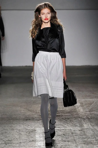 Look 10